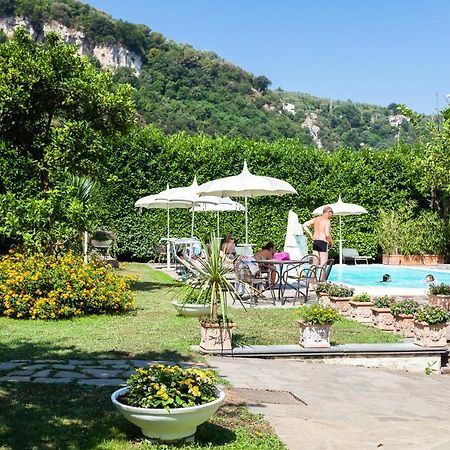 Casa Sorrento, Immerso Nel Verde A Pochi Passi Dal Centro Zewnętrze zdjęcie