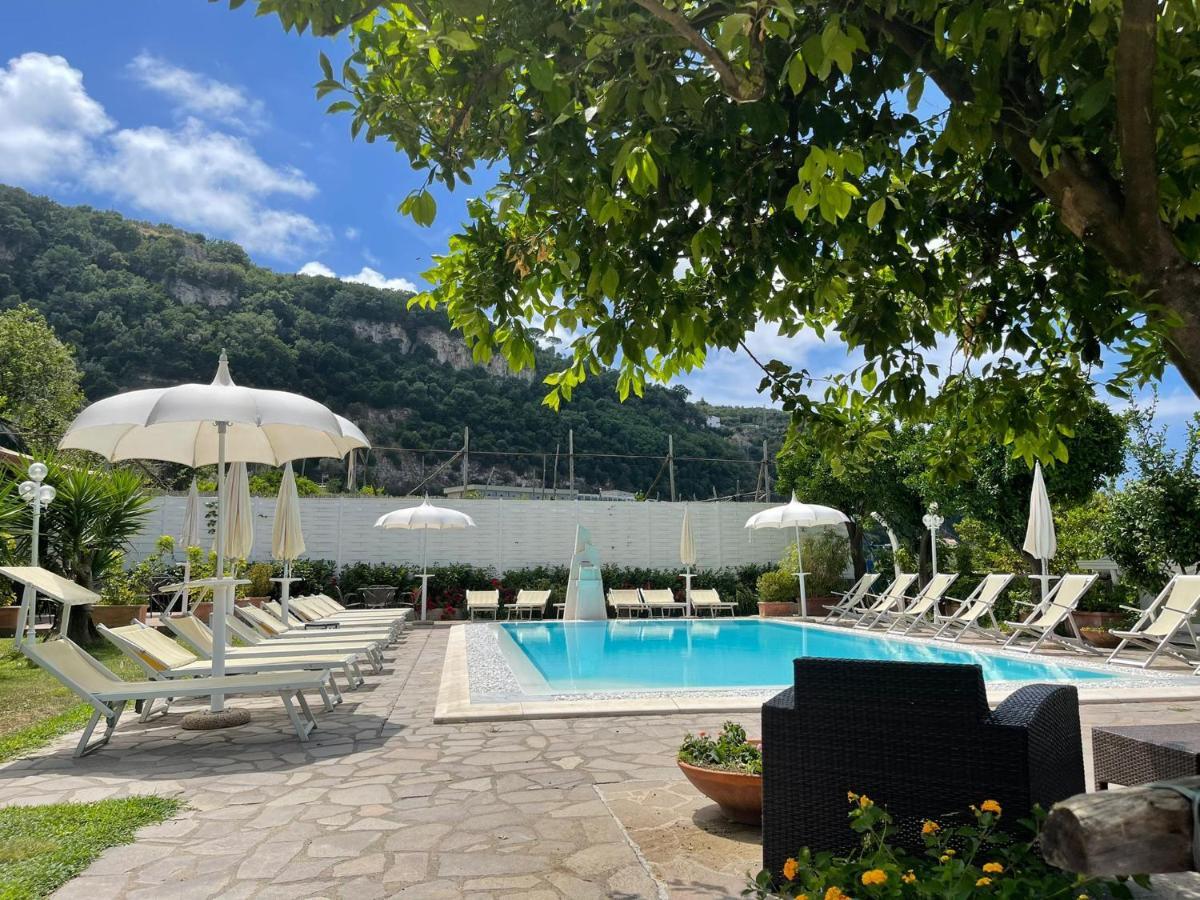 Casa Sorrento, Immerso Nel Verde A Pochi Passi Dal Centro Zewnętrze zdjęcie