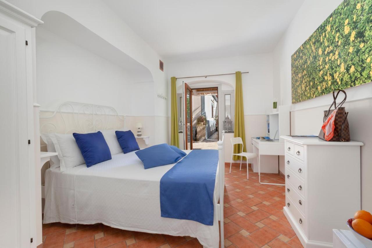 Casa Sorrento, Immerso Nel Verde A Pochi Passi Dal Centro Zewnętrze zdjęcie