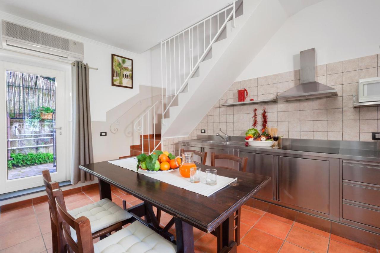 Casa Sorrento, Immerso Nel Verde A Pochi Passi Dal Centro Zewnętrze zdjęcie